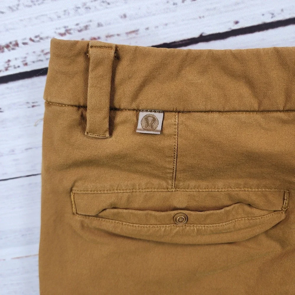 Lululemon Commission Short Classic Mens Size 36 Brown Chino Golf Shorts